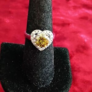 Beautiful Heart Shaped 3ct Brown And White Diamond Friendship Or Wedding Ring 7